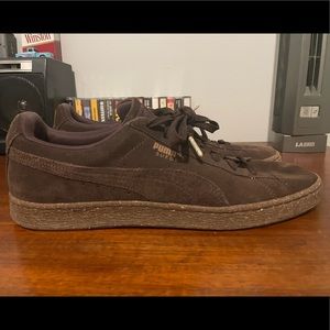 Puma brown suede chocolate ice cream shoes. Barely worn. Size 10 men’s.